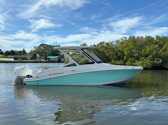 28' Crownline 2023 Yacht For Sale